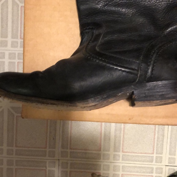 A pair of  awesome black Frye boots - Picture 2 of 3